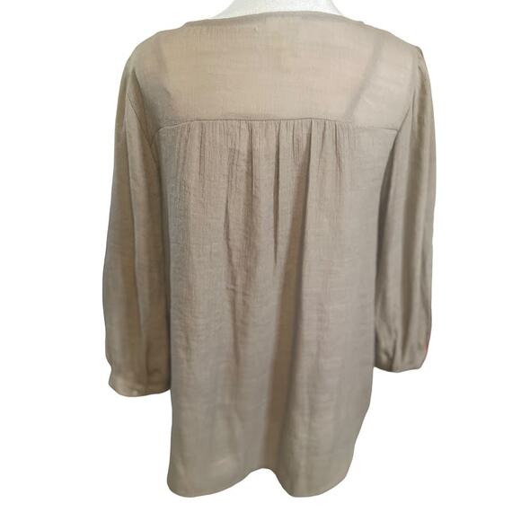 Fig and Flower Taupe Blouse with Lace‎ Yoke and Front Details Size Small - Picture 5 of 5